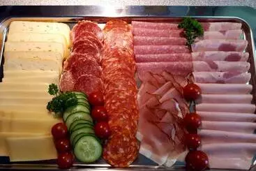 مبيت وإفطار Pension Kreuzinger, 5310 Tiefgraben