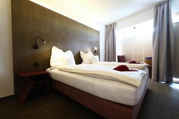 Seehotel & Seeapartments Kärntnerhof Direkt Am See!