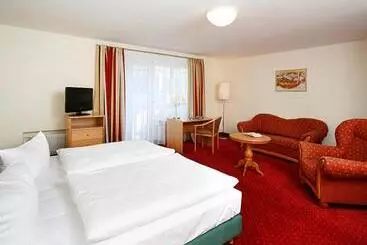 Hotel Biederstein Am Englischen Garten