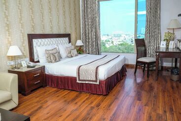 Hotel Treehouse Queens Pearl