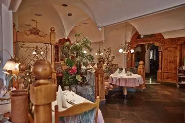 Отель Und Restaurant Bommersheim