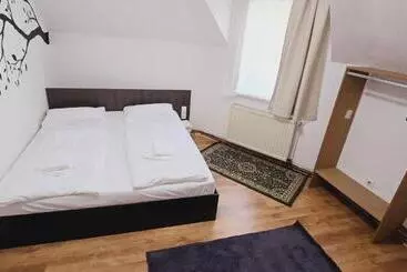 בית מלון כפרי Zum Deutschen Eck