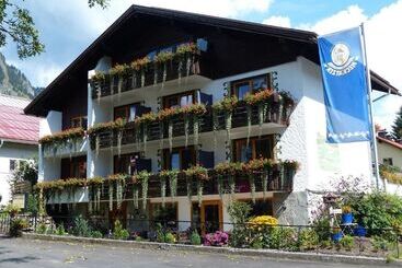 Hotelli Restaurant Amadeus Inclusive Skipass Und Vieles Mehr