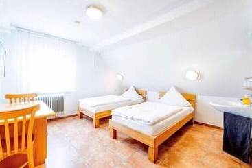 Bed and Breakfast My Pension Stuttgart Airport Messe