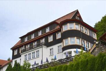 ホテル Pension & Restaurant   Zum Harzer Jodlermeister