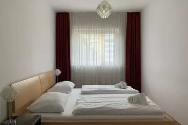 ツーリストアパートメント Airport Apartment Köln/bonn