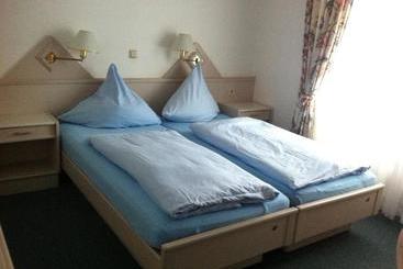 호텔 Am Stadthaus Garni