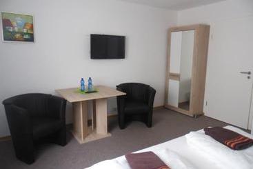 Отель Zur Messe