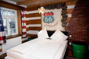 Hotel Motorworld Inn