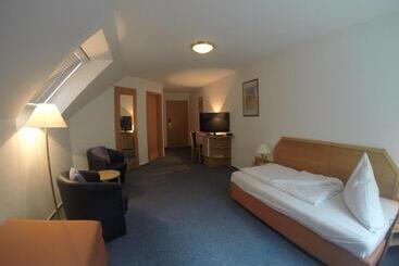 Pensão Zum Wasserfall Garni