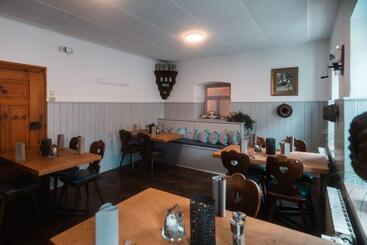 Pensão Landhotel Und Weingasthof Schwarzer Adler