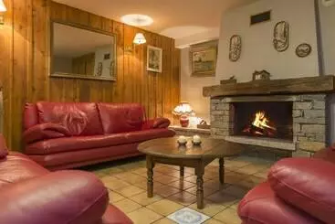 Hotel Chalet Oliver By Skinetworks