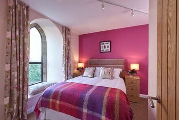 קוטג'' Chapel On The Hill