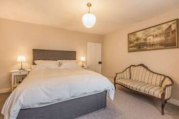 コテージ Riverside House