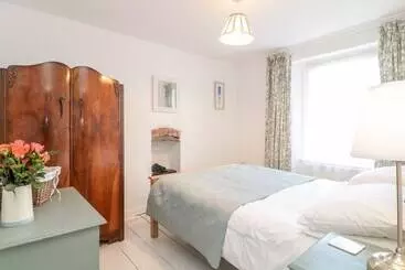 Tops L Cottage