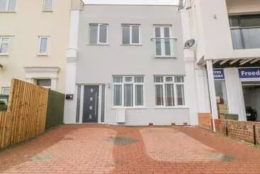 Mökkimajoitus 38 The Parade