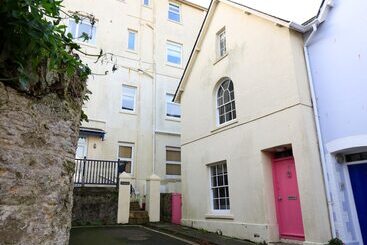 Cottage 16 Courtenay Street