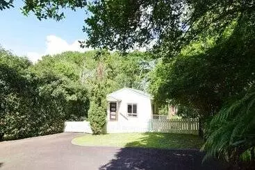 Apple Tree Cottage & Studio