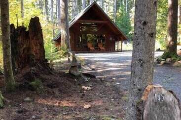 کلبه Elk Drop Inn