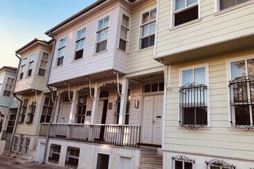 Hotel Calikusu Tarihi Besevler