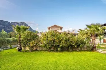 Hotel Calypso Lakeview Villas