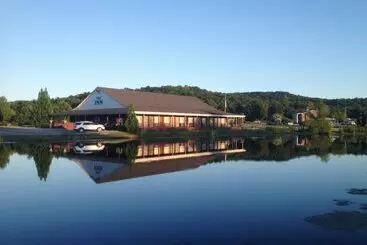 モーテル The Golf Inn At Qc Resort And Rv