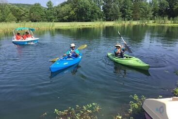 汽车旅馆 The Golf Inn At Qc Resort And Rv