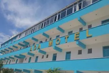 アパートホテル Ada Motel