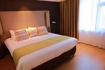 Hotel Campanile Shenyang South Railway Station