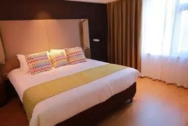 Hotelli Campanile Shenyang South Railway Station