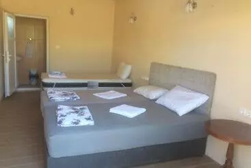 Pensió Elibol Camping