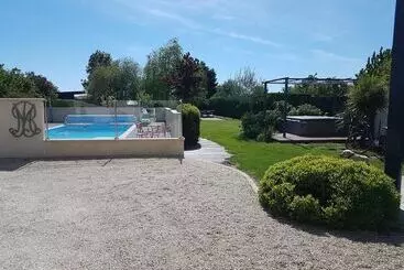 Aparthotel Studios Marie Barrault