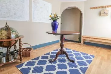 Mökkimajoitus The Old Swan