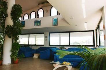 住所  Villaggio Pineta Petto Bianco