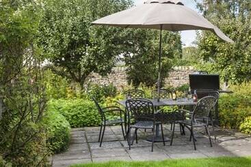 별장 Ellwood House