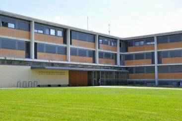 فندق صغير R.u Colegio De Cuenca   Centro Adscrito A La Reaj