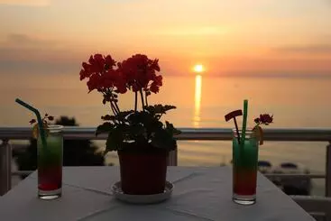 Grand Koru Otel Beach