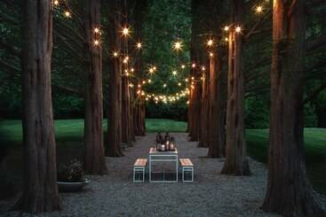 فندق على الطريق A Room At The Beach