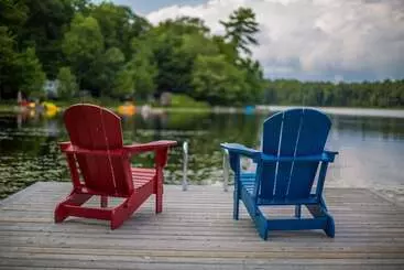 コテージ Trailside Rv Resort