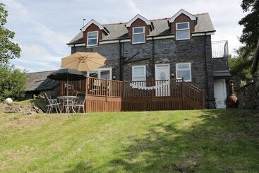 بيت ريفى Hen Stabl