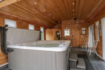 קוטג'' The Power House