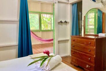 پانسیون Drago Beach House Private Beach