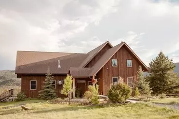 Mökkimajoitus Homestake Lodge