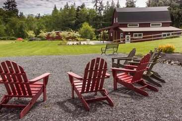 膳宿费 Dancing Fish Farm