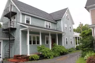 24 East Main Street B&b