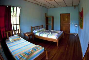 Hakuna Matata Drake Bay Hostel