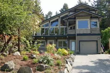 Brentwood Lighthouse B&b