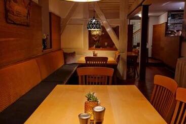 ホテル Gasthof Zur Post