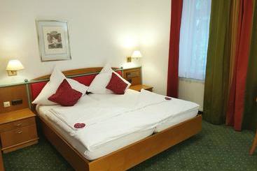 فندق St. Georg Garni