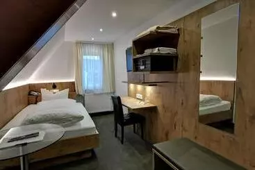 ペンション Gästehaus Dorflinde